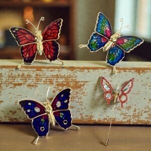 NWT 4 Piece Butterfly Bundle, 3 Magnets & 1 Moving Butterfly Brooch Pin Set